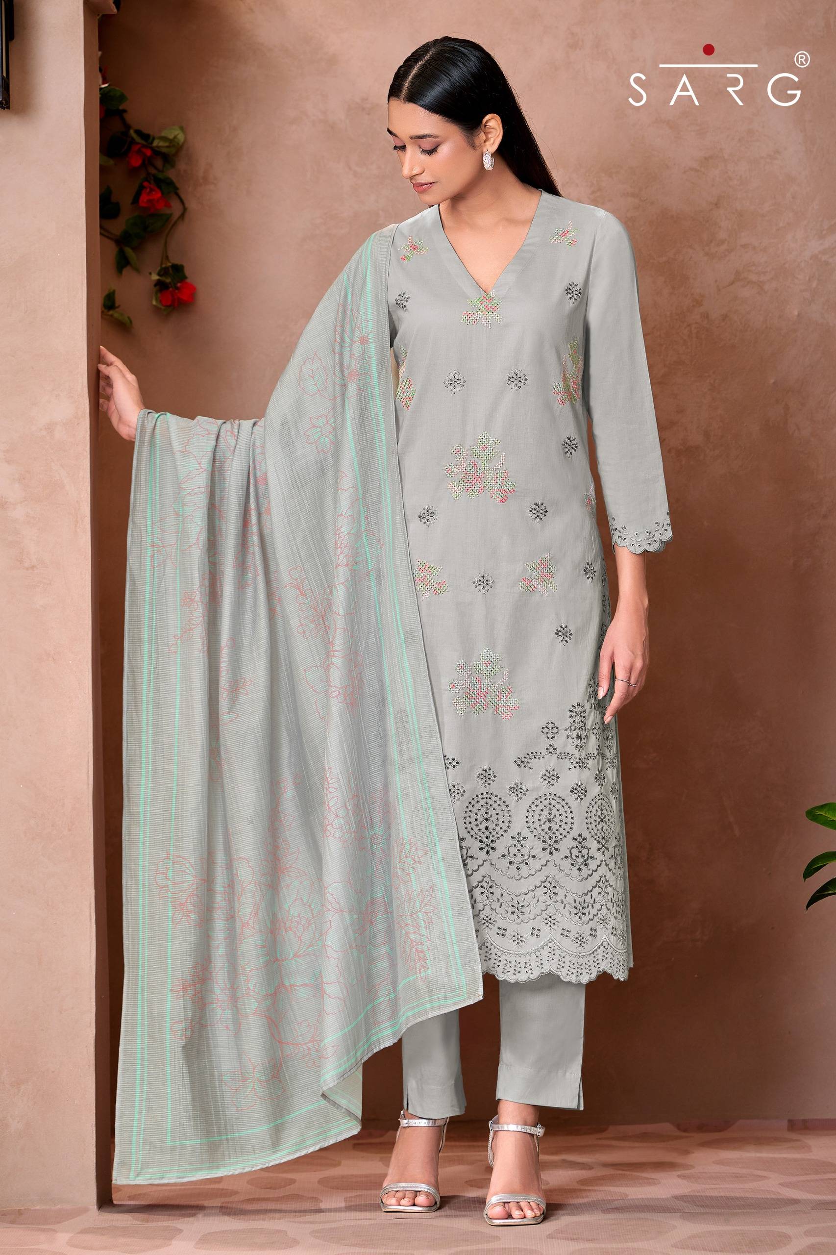Nargish By Sarg Beautiful Stylish Festive Suits Fancy Colorful Casual Wear & Ethnic Wear & Ready To Wear Cotton Lawn Digital Print Dresses At Wholesale Price