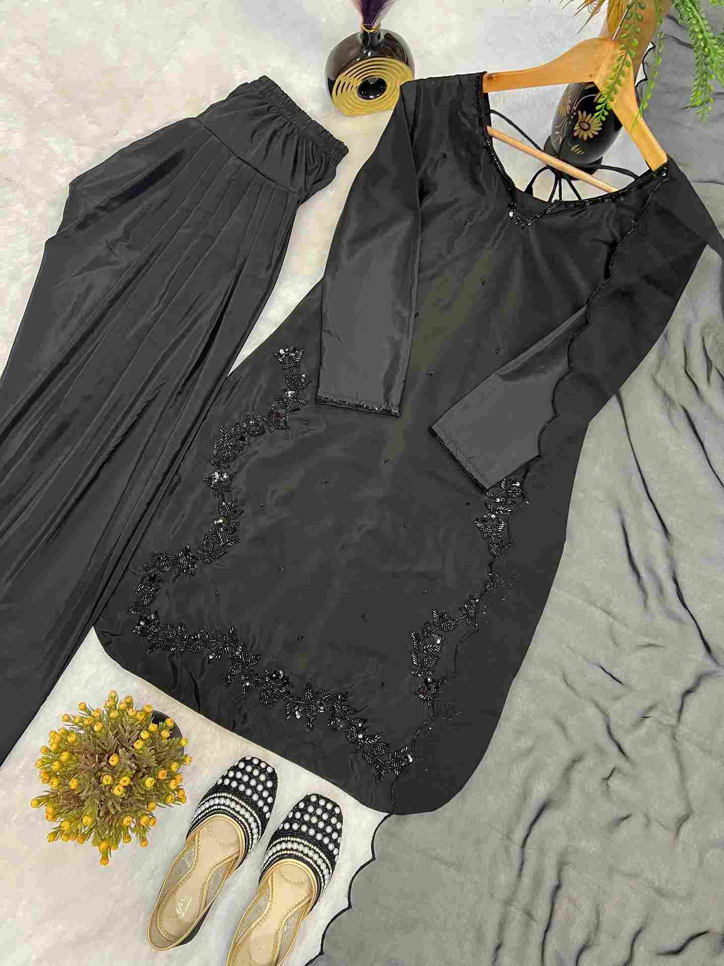 Sf-1043 By Fashid Wholesale 01 To 03 Series Beautiful Suits Colorful Stylish Fancy Casual Wear & Ethnic Wear Heavy Natural Crepe Silk Dresses At Wholesale Price