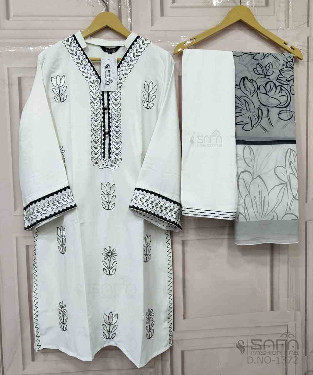 Safa Hit Design 1372 By Safa Fashion Beautiful Pakistani Suits Colorful Stylish Fancy Casual Wear & Ethnic Wear Fancy Embroidered Dresses At Wholesale Price