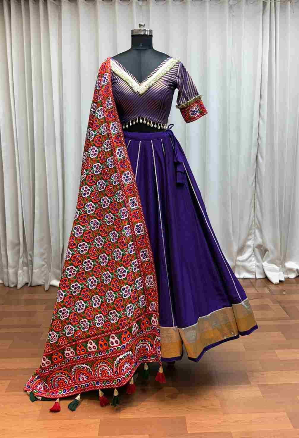 Raas Vol-26 By Shubhkala 11071 To 11075 Series Navratri Wear Collection Beautiful Stylish Colorful Fancy Party Wear & Occasional Wear Viscose Cotton/Silk Lehengas At Wholesale Price