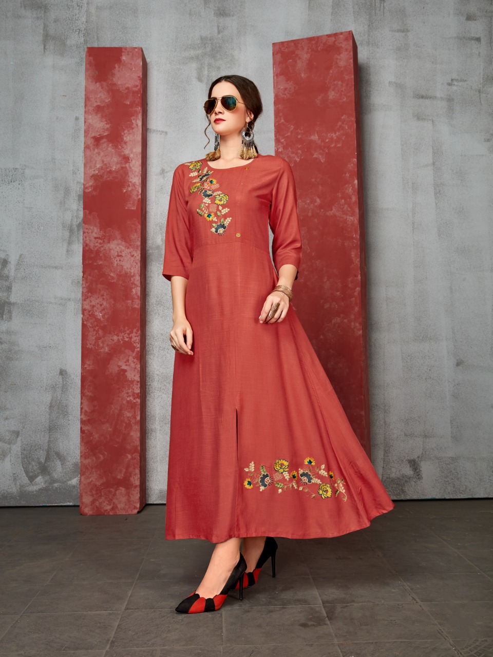Sui Dhaaga Vol-3 By Shivasuki 3001 To 3008 Series Beautiful Colorful Stylish Fancy Casual Wear & Ethnic Wear & Ready To Wear Rayon Slub Viscose Kurtis At Wholesale Price
